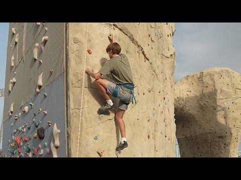 Video Thumbnail: Outdoor- und Indoor-Spaß in Katar von Klettern bis Parkour