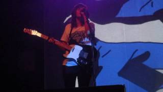 Courtney Barnett, &quot;Paid to Smile&quot; (Lemonheads cover), Electric Factory, Philadelphia, 5-26-16