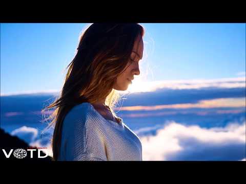 Areyxx - Fly The Night Away (feat Junior Paes)