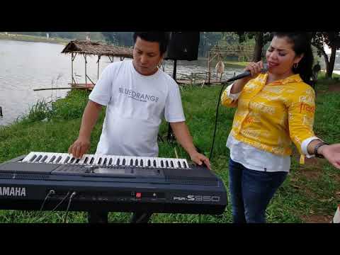 HOT BAHEN AU DI ROHAM ( cover) risma br sinaga feat cipto harianja