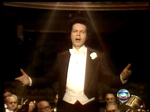 Cauby Peixoto canta "Aquarela do Brasil" (Ary Barroso) com arranjo do maestro Radamés Gnattali