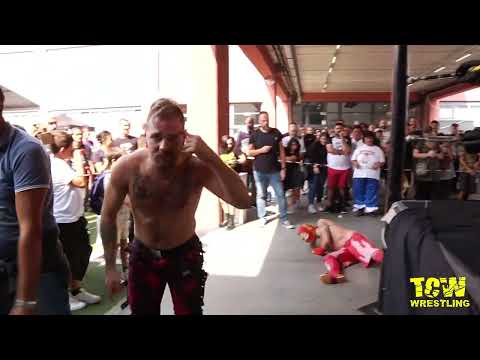 Fenice Rossa vs  Anarchy Gaze-TCW Live at Milano Comics & Games 16-17 Settembre 2023