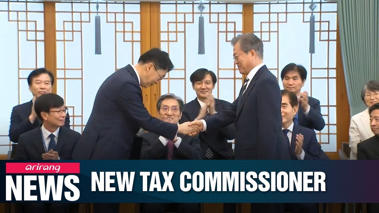 S. Korea's new tax chief recieves certificate of appointment