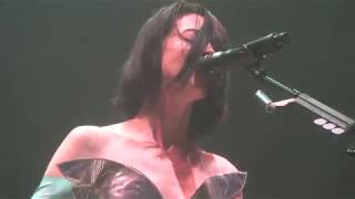 St. Vincent - Pills - Live In Paris 2017