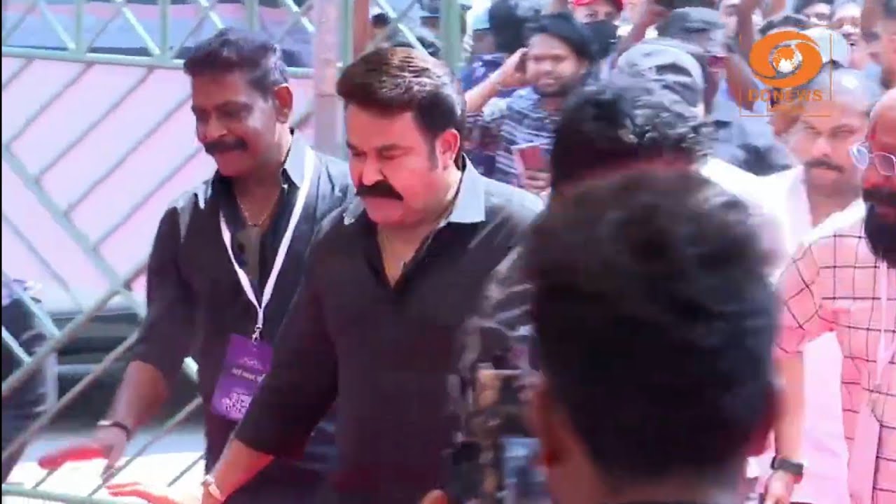 ഷൂട്ടിംഗിന് അവധി കൊടുത്ത് താരങ്ങൾ കുടുംബ സംഗമത്തിന