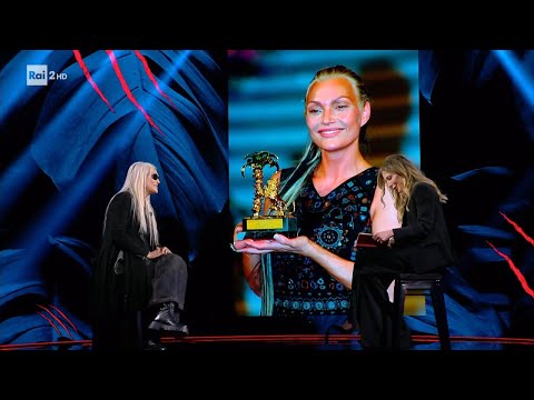 Sanremo la presunta lite con Madame: il racconto di Anna Oxa - Belve 21/02/2023