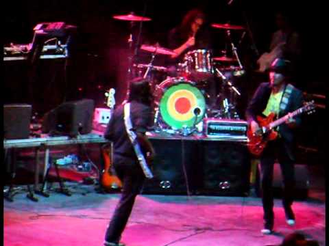 Thievery Corporation - Facing East (live @ Lycabettus - Athens, 14/7/11)