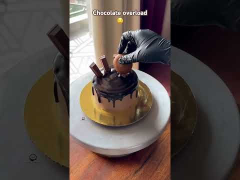 Chocolate overload 🤤🍫 #cakedecorating #abdullatif #cake