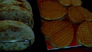 preview picture of video 'Korea Food  한국 호떡Hoddeok Korea pancake stuffed[filled] with brown sugar'