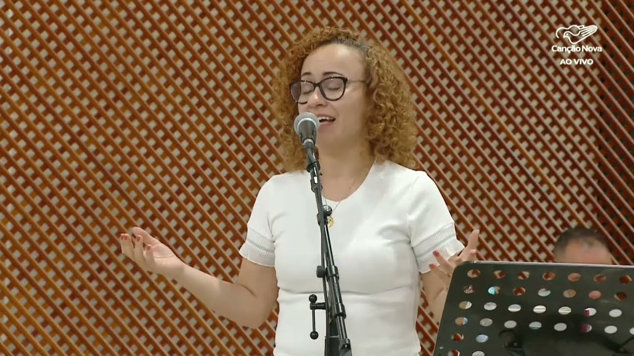 COMUNHÃO - Quem não adorar não vai aguentar (Ao vivo) - Ana Lúcia  | Missa - Clube da Evangelização