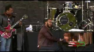 The Roots &amp; John Legend - Wake Up Everybody (Live in Brooklyn)