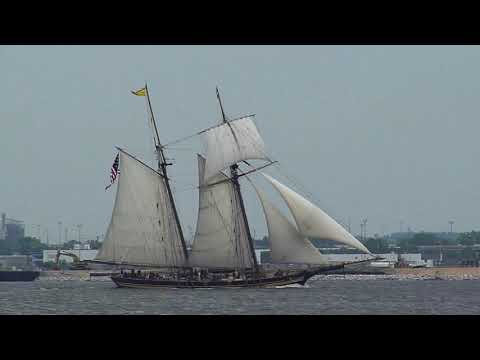 Sailing Pride of Baltimore II