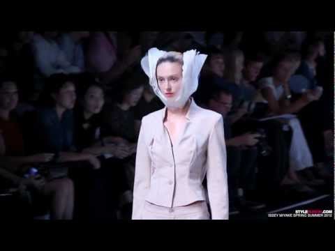 Issey Miyake Spring 2012 Backstage Beauty / Show | Stylerumor Mag