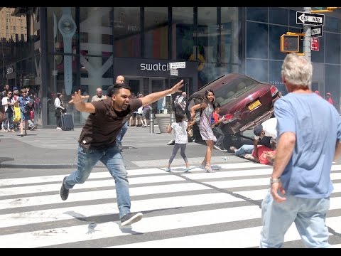 BREAKING TIME SQUARE Car Plows into Crowd May 18 2017 New York News Video