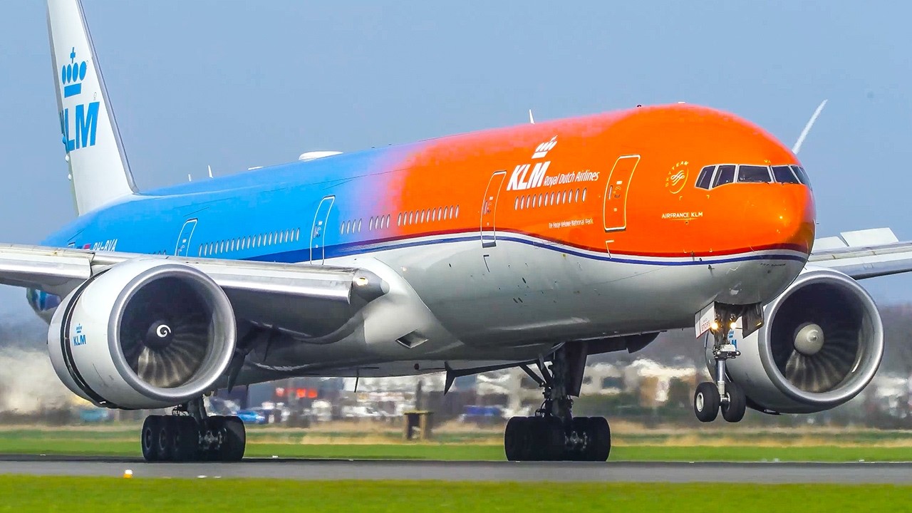 60 MINUTES PURE AVIATION - Special Liveries only - Orange Boeing 777 ... (4K)