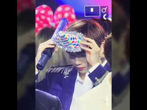 [FANCAM] 181228 Kang Daniel at closing KBS Gayo Daechukjae | why you wearing it like that ㅋㅋ