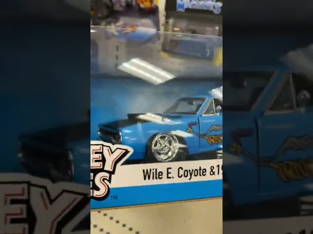 Vídeo relacionado con Elektroplate Posavasos de cerámica para automóviles con licencia oficial de Looney Tunes Road Runner (2.6 pulgadas de diámetro) | Ajuste universal para todos los coches, camiones, SUV y más |