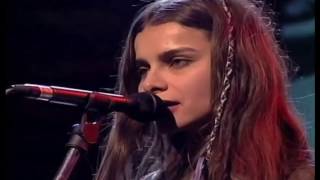 MAZZY STAR - Fade into you (Live HD)