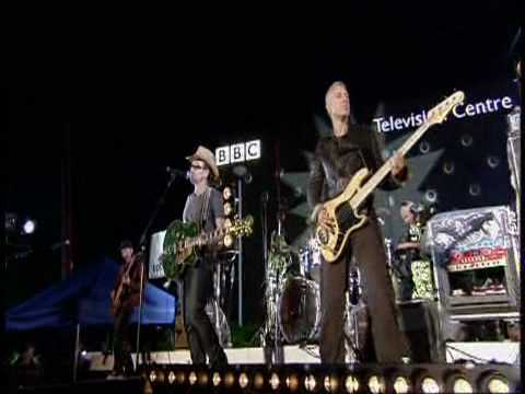 U2 - City Of Blinding Lights (Top Of The Pops 2004)