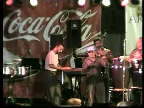 Sonora Ponceña ("Sopita En Botella"  En Vivo En La Placita Rosevelt)