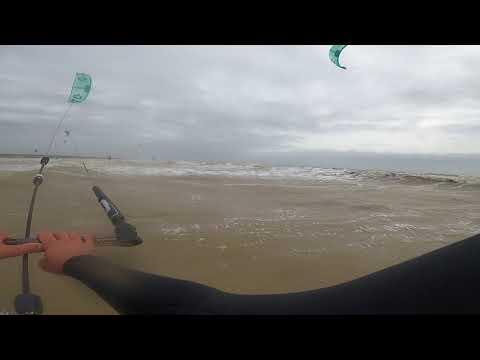 Big air kiteboarding  in 20 knots of wind (this is not a vlog 1)