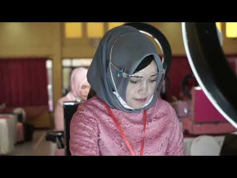 Yessy Sigit ( sertification MUA)