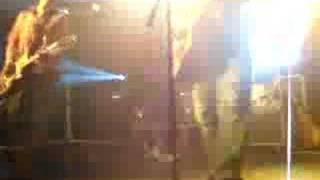 Videoklip Divokej Bill - Sedni si (live) s textom piesne