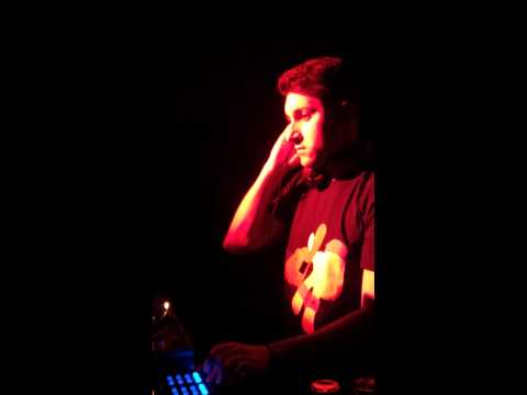 luciano garofalo live@old future galleria 19 napoli 7.01.2012 -----two