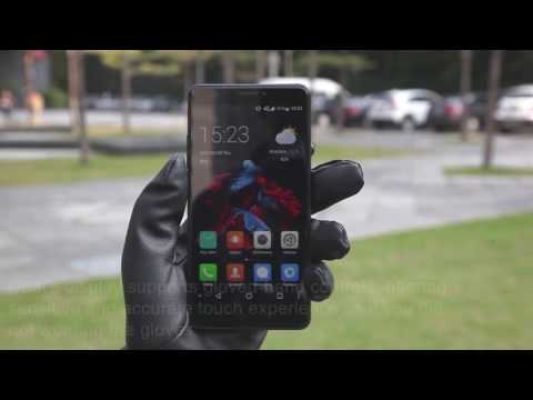 BLUBOO Dual Display: it can even handle wet or gloved controls