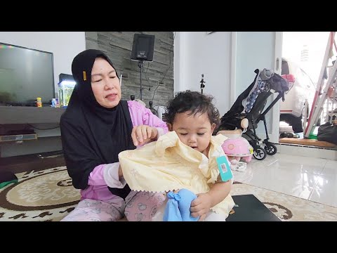 HOREE DEK KAIA SUDAH PUNYA BAJU LEBARAN !! SAYANG SEKALI BAJU YANG BAGUS GAK BISA DIPAKAI