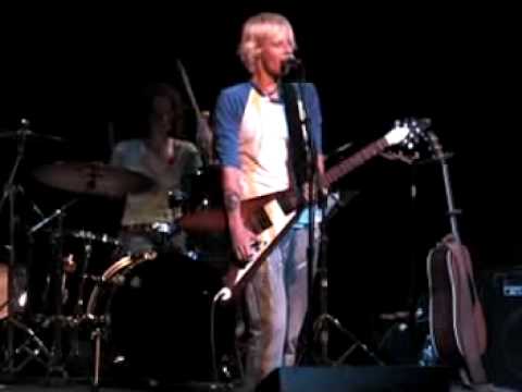 Sarah Bettens (K's Choice) "Not An Addict" LIVE in St. Louis