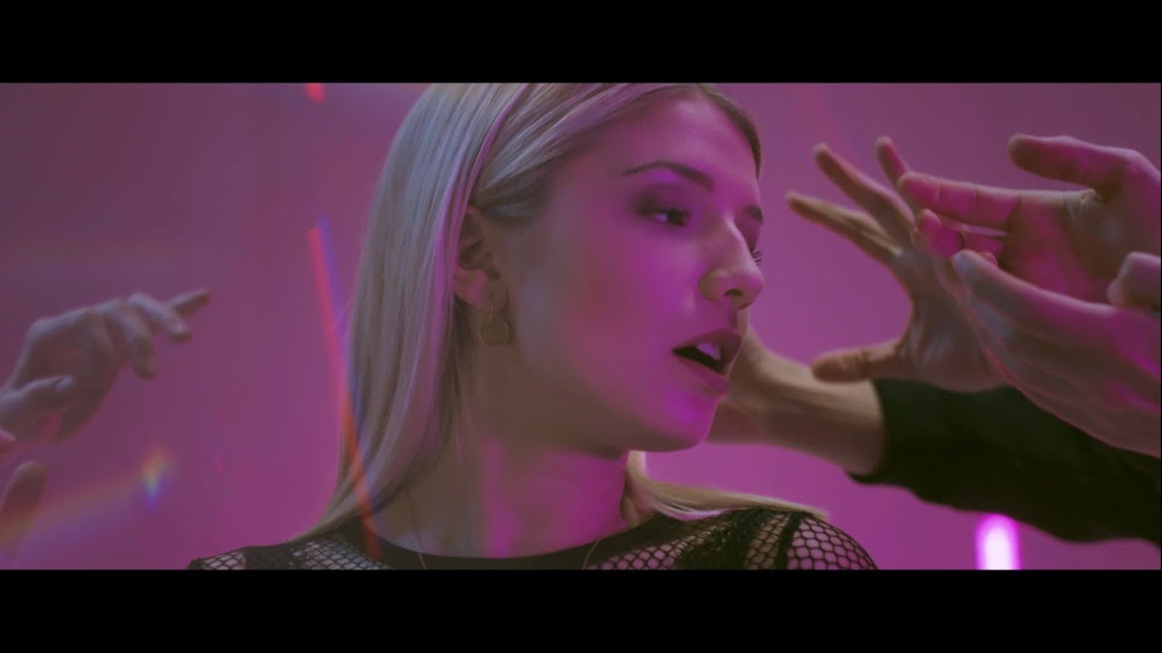 Nicole Cross — Loosen Up