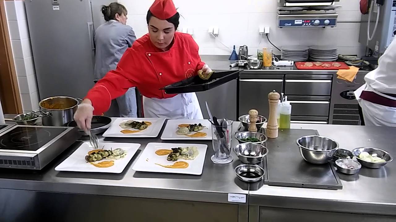 Aneta-varila a servírovala-Přerov 2016