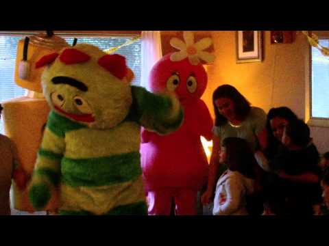 All 3 dancing together!!