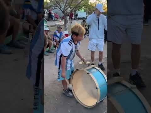 EL BARRIO A TODO RITMO  #mds #sintraicion #twitch #youtubeshorts #humor