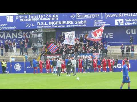 Sportfreunde Lotte - Wuppertaler SV 1:2 (Spieler am WSV-Block nach dem Regionalliga-Spiel)