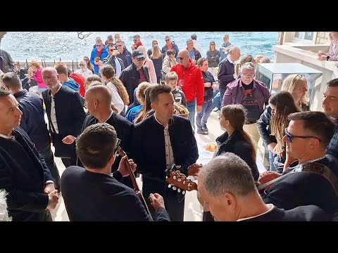 Uskrsni Ponedjeljak 2024, radost zajedničkog doručka (Bol - Brač)