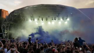 BLOSSOMS AT CASTLEFIELD BOWL 8th July 2017 - Intro + AMAK