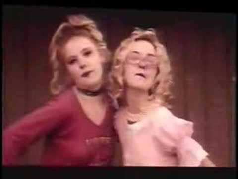 Video thumbnail for Bouffant Headbutt