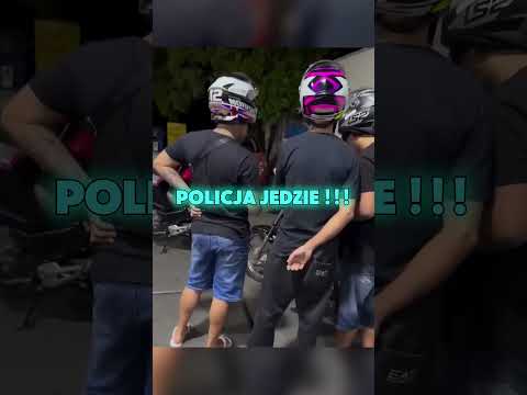 Motocykliści Są Szczęśliwi Pomimo Złych Sytuacji