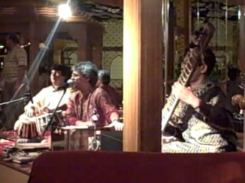 HO JATA HAI KAISE PYAAR NA JAANE KOI- MOHD FAROOQ