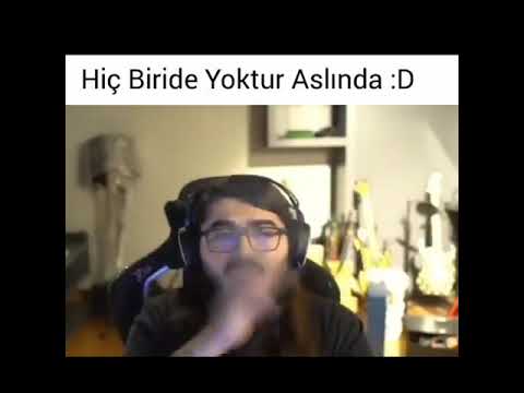 Kendine Müzisyen Haber Sunucusunun Yaptığı Açıklamayı Dinliyor