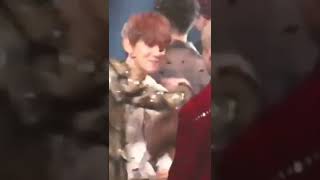 Download lagu taehyung and baekhyun hug mp3 Download lagu taehyung and baekhyun hug mp3