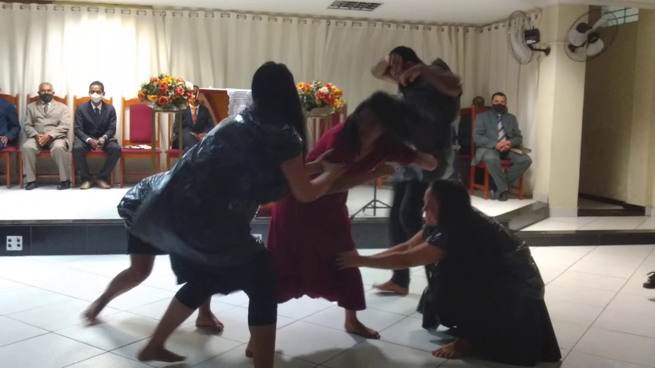 Peça Teatral: Não Perca sua Identidade!