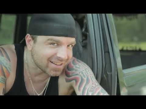 Mini Thin - Redneck Life - video country rap hick hop mudding outlaw West Virginia remix Annie Jay-Z