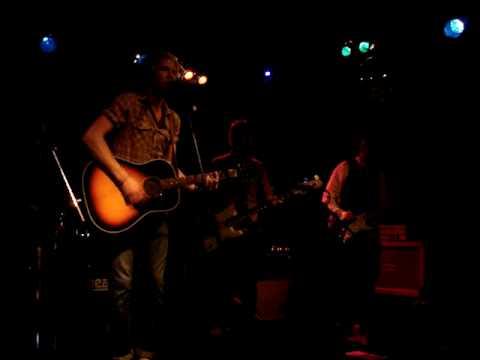 the Auto Dropouts -  Gentle kisses dirty sneakers - Stockholm 2008