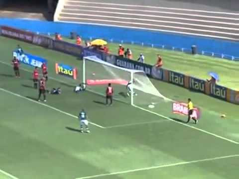 Goiás 3 x 0 Atlético PR melhores momentos 30ª rodada do Brasileiro 19-10-13