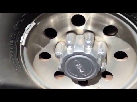 Ford F250 Superduty 4WD Warn Hubs and Factory Caps