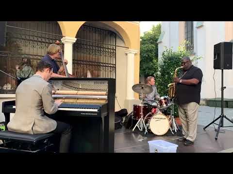 Xaver Hellmeier w/ Jesse Davis „Yesterdays“