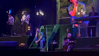 Joe Jonas Performs “Gotta Find You / This Is Me” LIVE at Universal Orlando Mardi Gras 2025 2.8.25